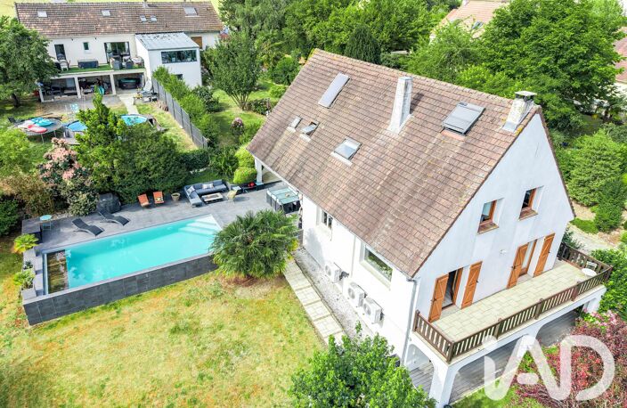 Vente Maison/villa 8 pièces — photo 2