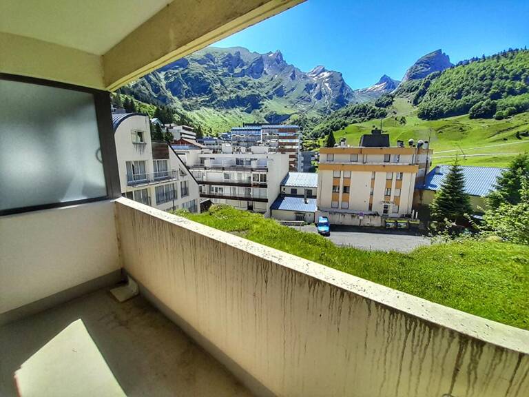 Appartement avec balcon, vue sur les sommets — photo 1
