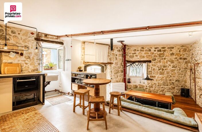 DESIGN ET AUTHENTICITE POUR CETTE MAISON DE VILLAGE UNIQUE ! — photo 4