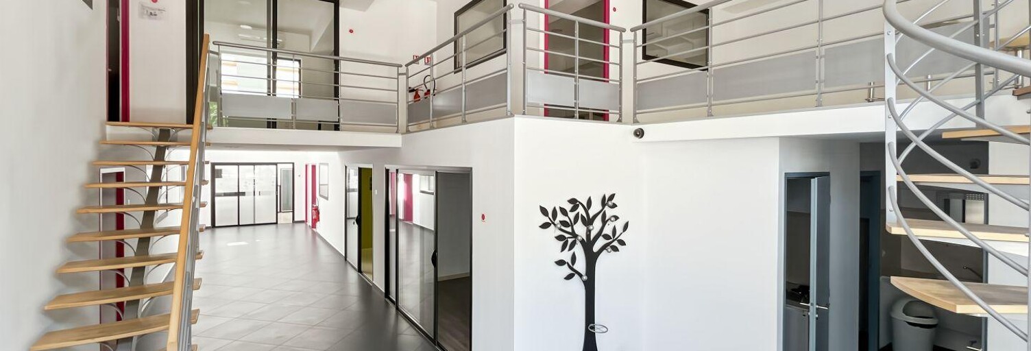 Bureau  320 m² à louer à Bagnols-sur-Cèze (30200)