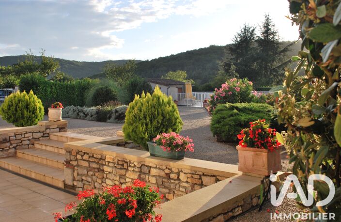 Vente Maison/villa 11 pièces — photo 2