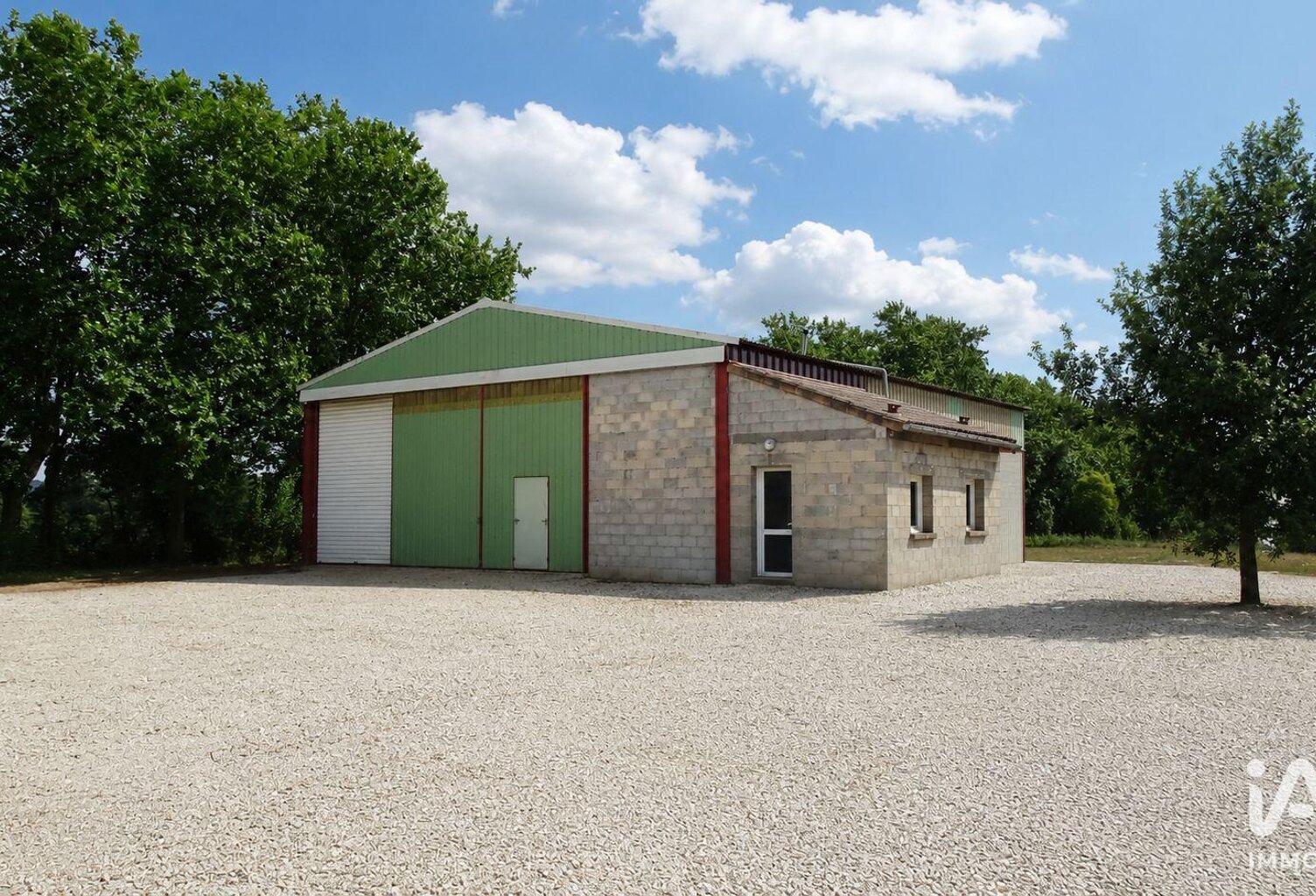 Vente Local d'activités 230 m&sup2; — photo 1