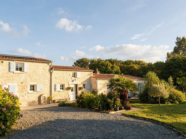 Charentaise d'exception - Authenticité, volumes et cadre naturel préservé — photo 1
