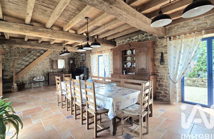 Vente Maison/villa 8 pièces — photo 2
