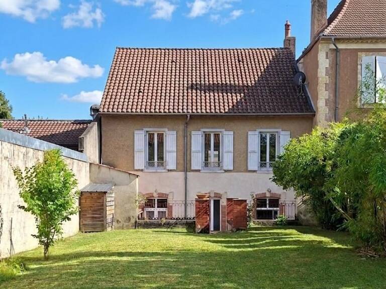 A Mirande maison de ville avec jardin — photo 1