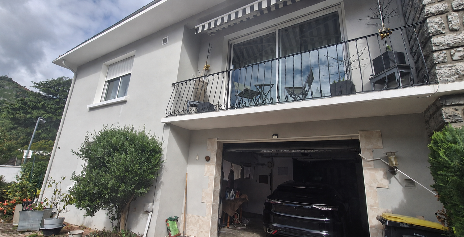 LOURDES VILLE, Maison de 115m2, 3 chambres terrain de 328m2 — photo 1