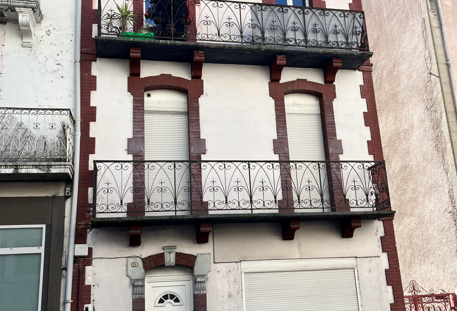 IMMEUBLE DE 2 APPARTEMENTS — photo 1