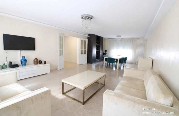 Villeurbanne Gratte-ciel - 122m² - T4Bis - Balcon 12m² - Suite Parentale - Cli:matisation - Garage — photo 2