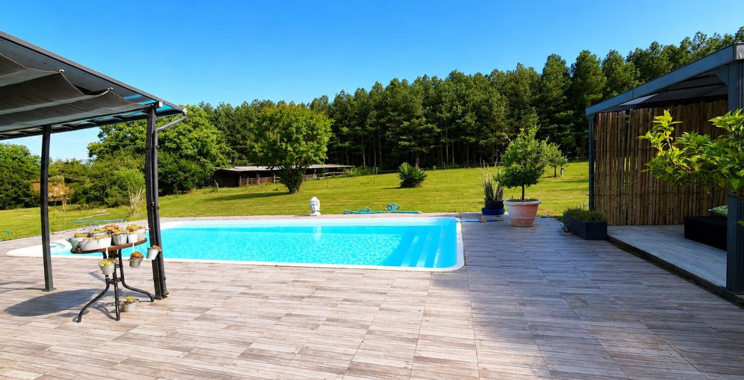 Maison 225 m2 - PISCINE - 26 915 m² de terrain - Dépendances — photo 1
