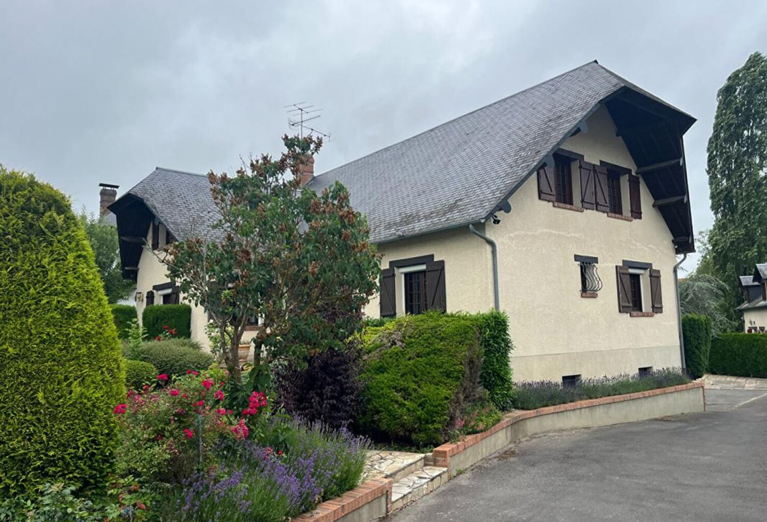 MAISON SUR SOUS SOL 6 CHAMBRES  200 M2 — photo 1