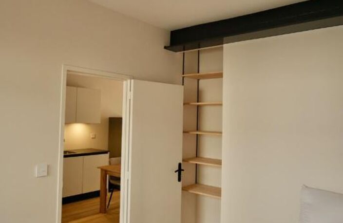 BORDEAUX TONDU APPARTEMENT RENOVÉ CALME AVEC JARDINS PRIVATIFS — photo 3
