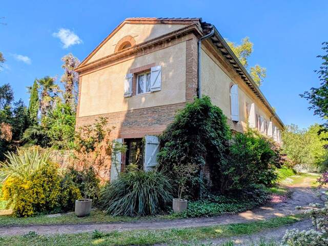 Demeure de prestige 315 m², dépendance et garage sur terrain de 3029 m² — photo du bien