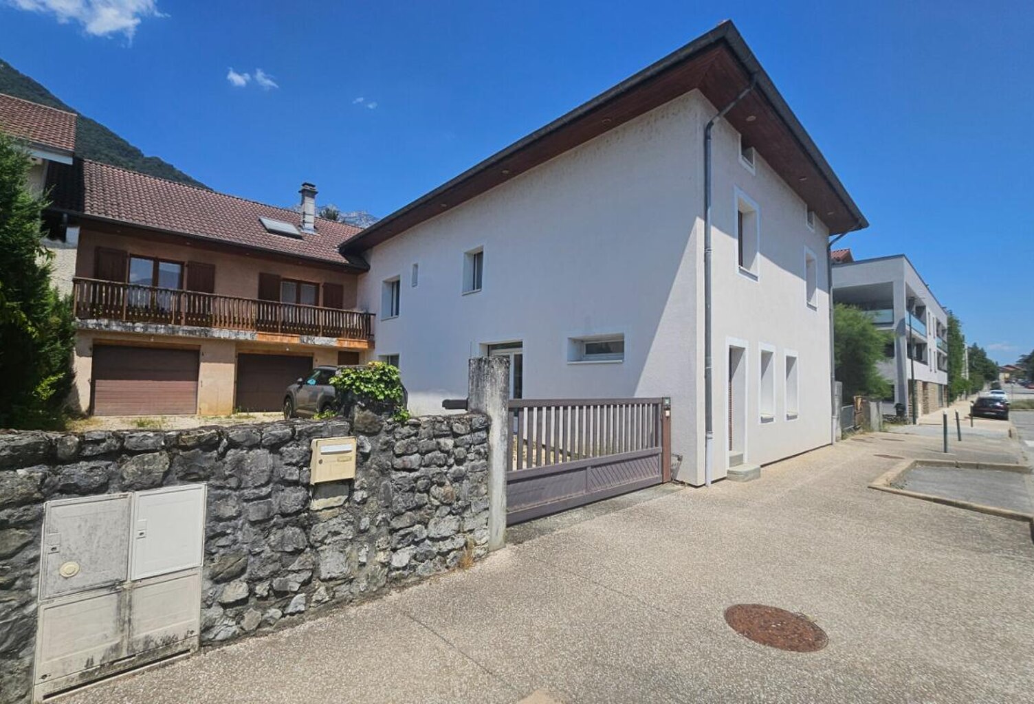 Propriété de caractère 11 pièces 6 chambres 312 m² sur terrain de 3 060 m² à La Terrasse (38660) — photo 1