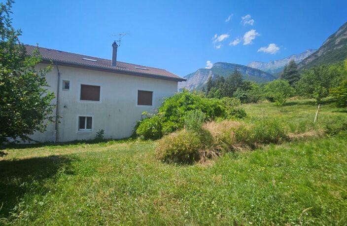 Propriété de caractère 11 pièces 6 chambres 312 m² sur terrain de 3 060 m² à La Terrasse (38660) — photo 2