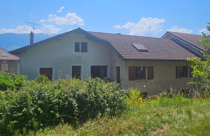 Propriété de caractère 11 pièces 6 chambres 312 m² sur terrain de 3 060 m² à La Terrasse (38660) — photo 3