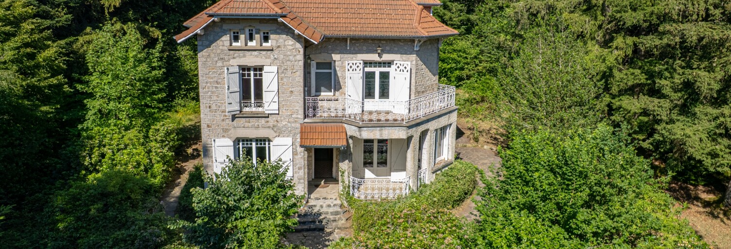 Maison 10 Pièces 225 m² à vendre à Planfoy (42660)