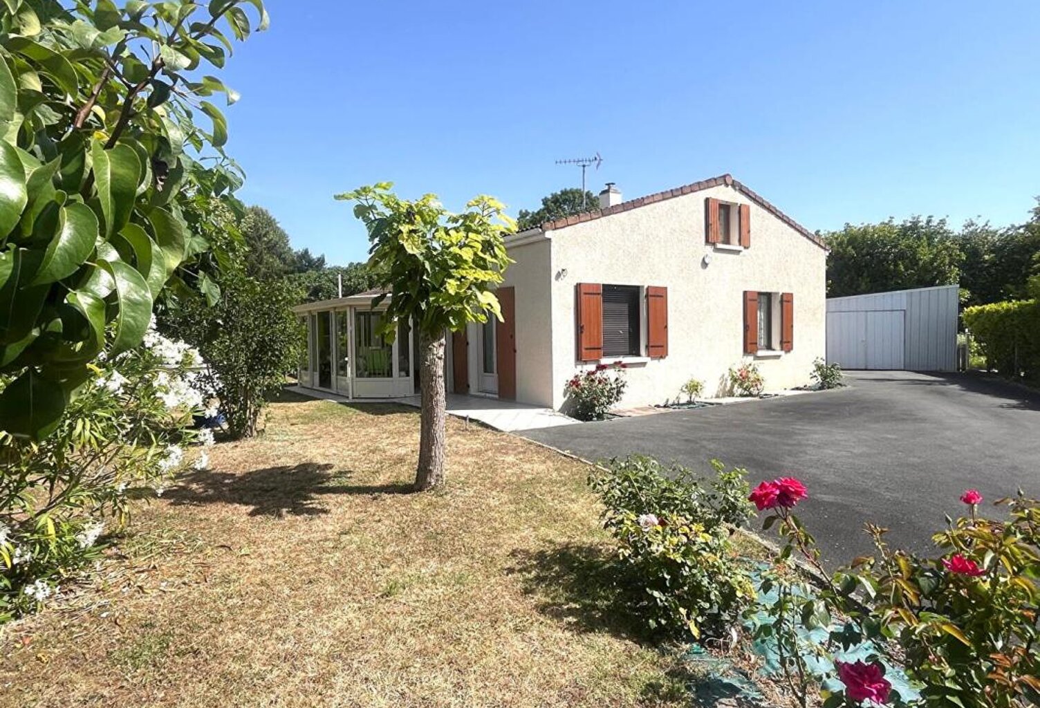 Maison  5 pièce(s) 109 m2 avec garage et dépendances — photo 1