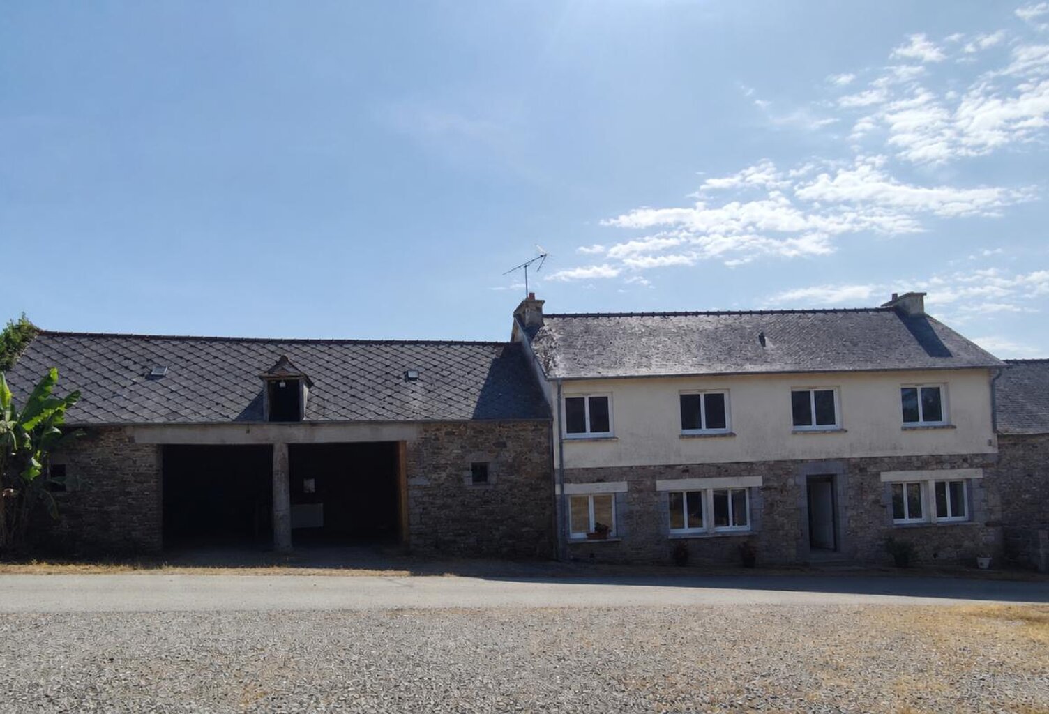 22200 GRACES Longères avec dépendances — photo 1