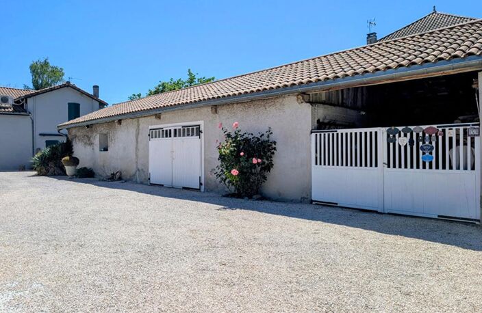 Propriété avec Maison de Maître, Maison Annexe et Maison de Gardien sur parc de 1,5 hectare — photo 3