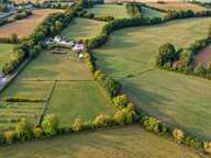 Propriété sur 2 ha  avec maison rénovée, nombreux bâtiments et box chevaux - Secteur Mamers — photo 2