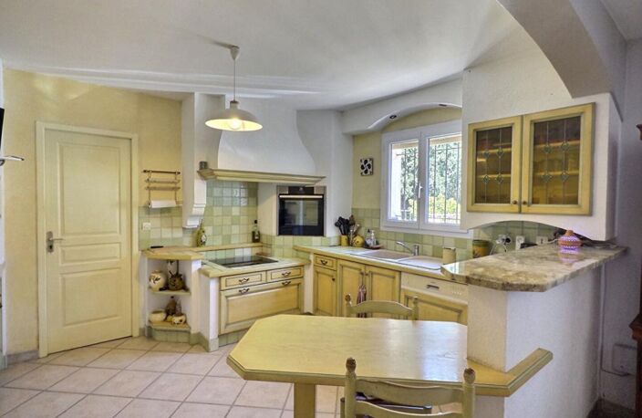 Nans Les Pins VILLA T4 SUR 1000 M² DE TERRAIN — photo 4