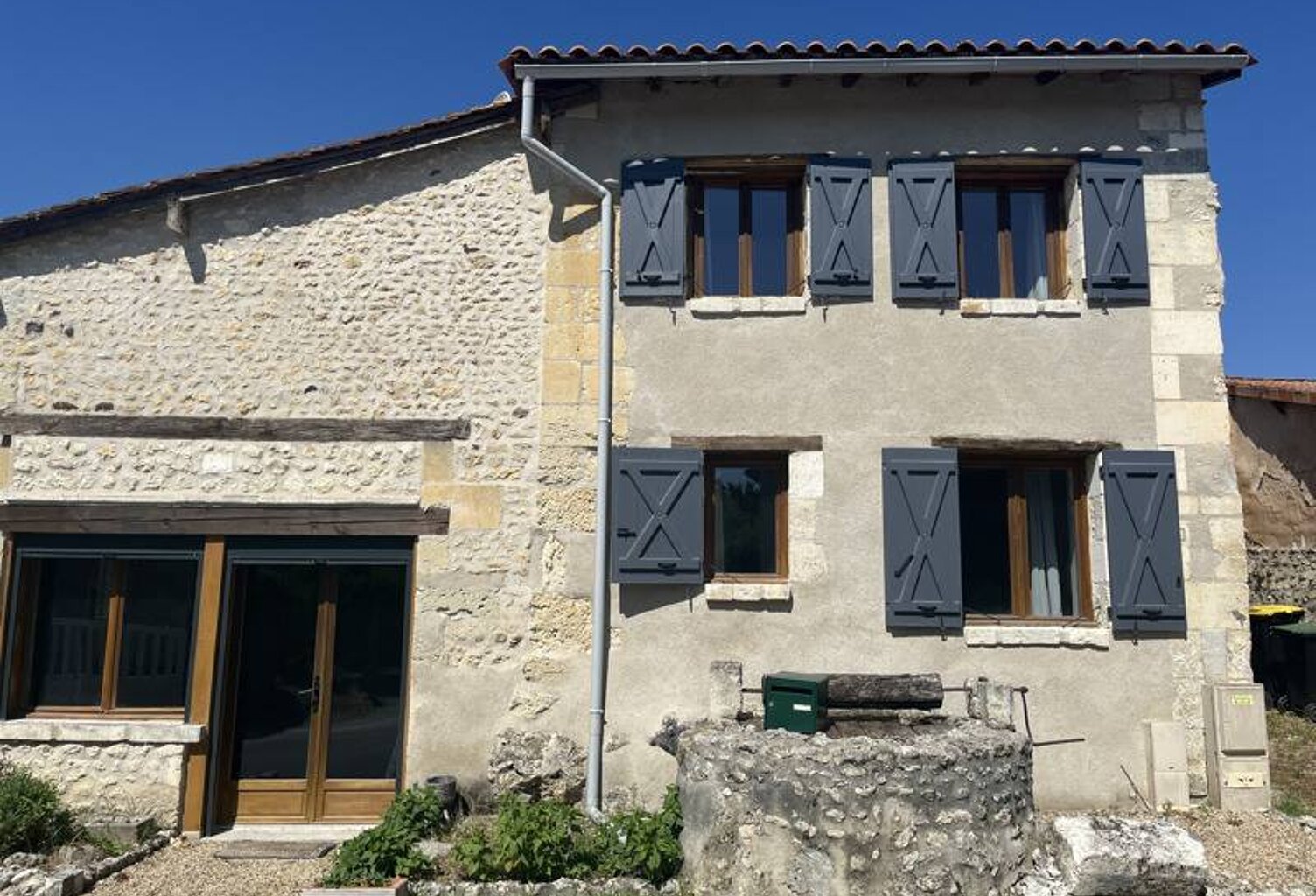 Maison en pierre de 4 pièces principales — photo 1