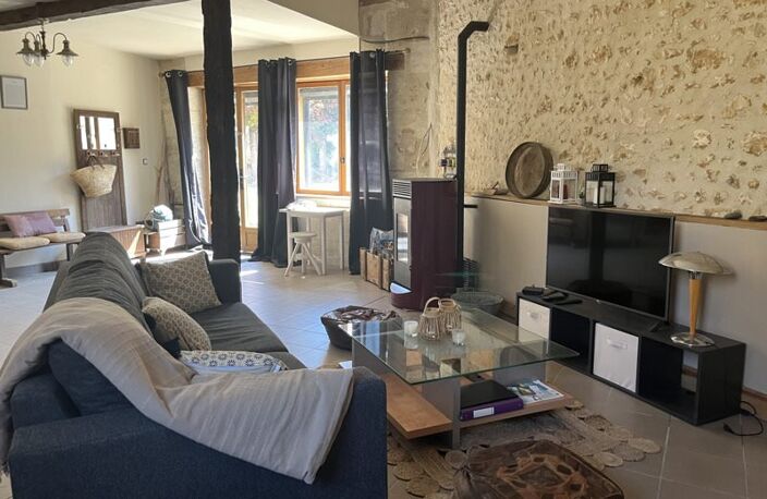 Maison en pierre de 4 pièces principales — photo 2