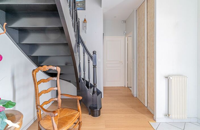 Vente maison 5 pièces 142 m² Pessac (33600) — photo 3
