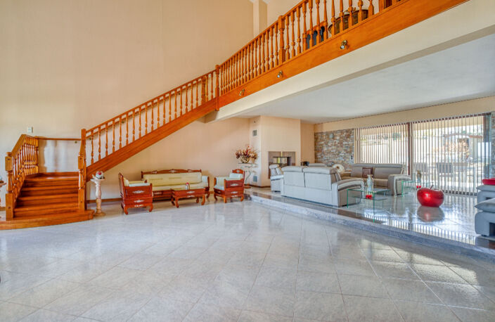 Maison VIRY-CHATILLON - GRAND PARIS - 12 pièce(s) 5 chambres 350m² — photo 2