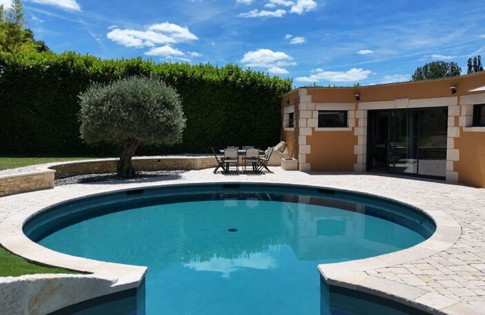 Belle propriété contemporaine avec piscine chauffée, dépendances et prestations de qualité — photo 2