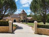 Belle propriété contemporaine avec piscine chauffée, dépendances et prestations de qualité — photo 3