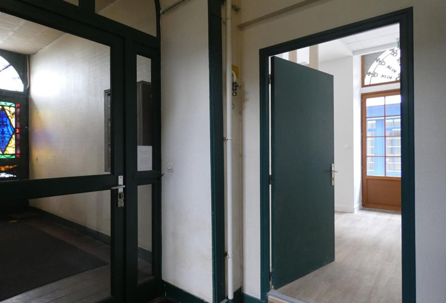 Grand appartement de 58m2 refait à neuf , espace rare à imaginer selon votre projet ! — photo 1