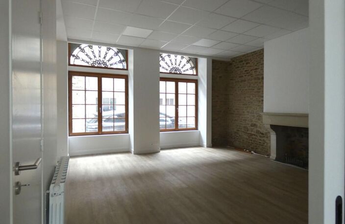 Grand appartement de 58m2 refait à neuf , espace rare à imaginer selon votre projet ! — photo 3