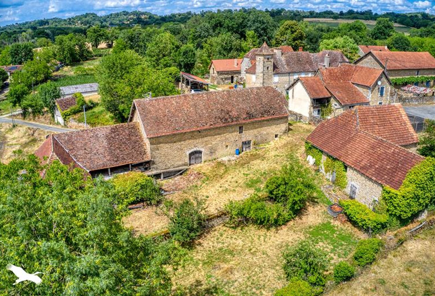 Grange de 1 pièces principales — photo 1