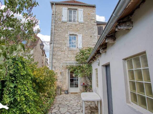 Maison de bourg de 5 pièces principales — photo du bien