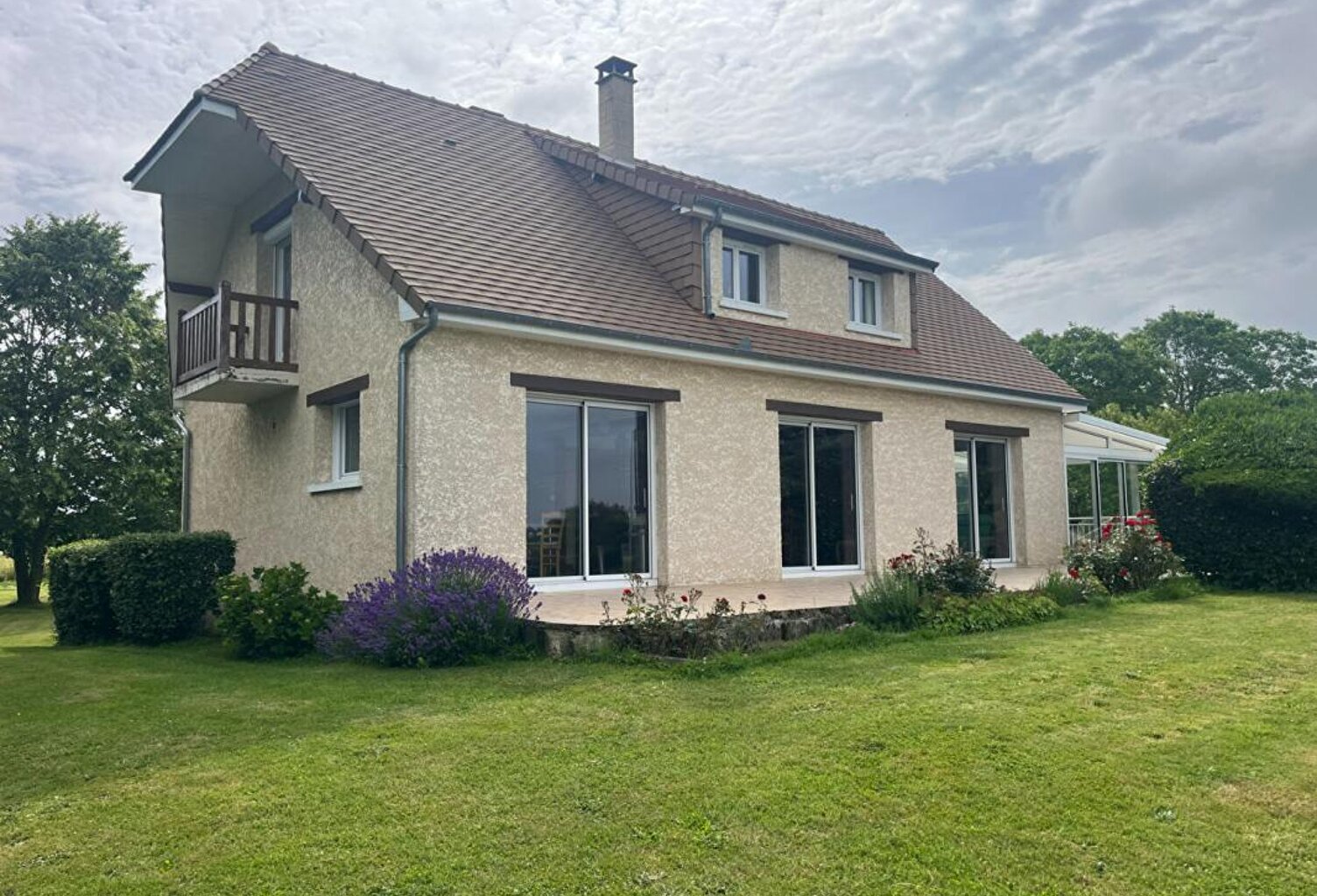 CHARLEVAL MAISON 4 CHAMBRES SOUS SOL 145 M2 SUR  9400M2 — photo 1