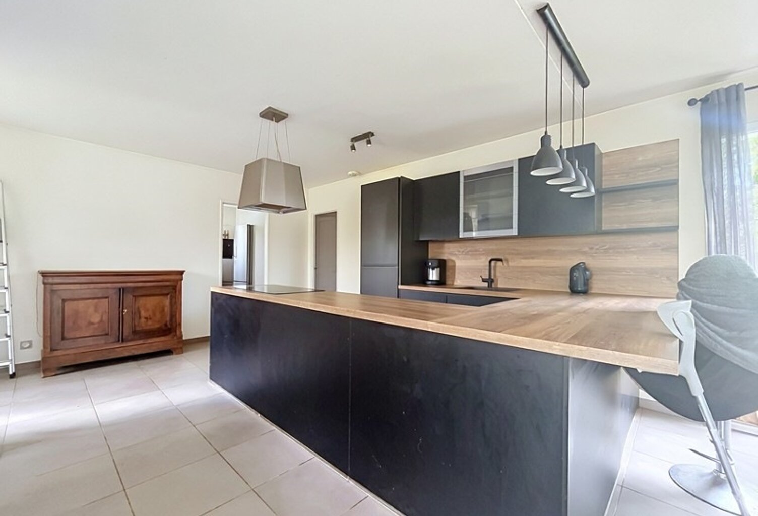 Vente maison 5 pièces 114 m² Galgon (33133) — photo 1