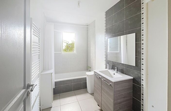 Vente maison 5 pièces 114 m² Galgon (33133) — photo 4