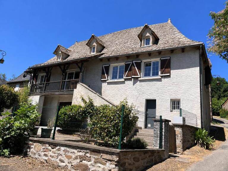 Maison en pierre de 4 pièces principales — photo 1