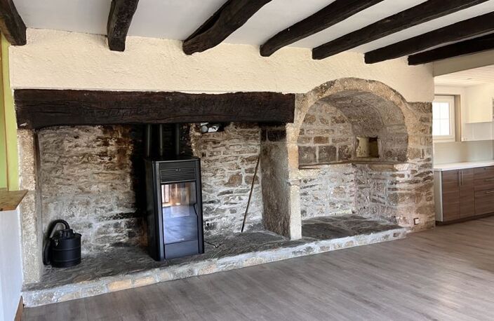 Maison en pierre de 4 pièces principales — photo 2