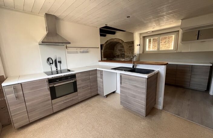 Maison en pierre de 4 pièces principales — photo 3