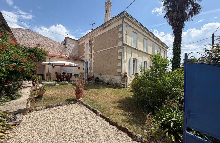 Maison Charentaise de 271 m2 avec 3581m2 de terrain — photo 2
