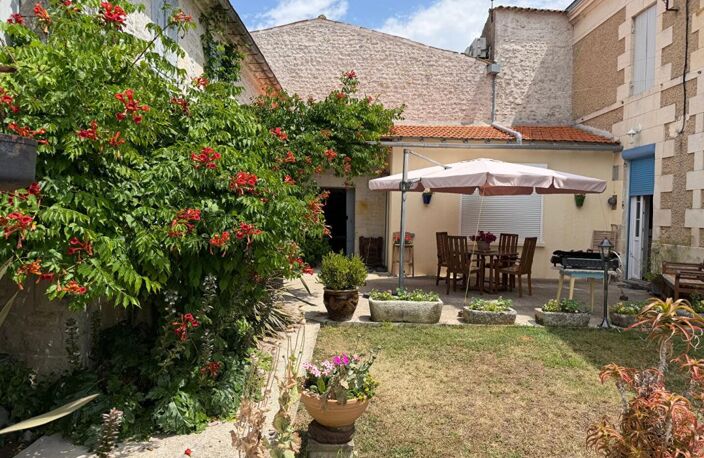 Maison Charentaise de 271 m2 avec 3581m2 de terrain — photo 3