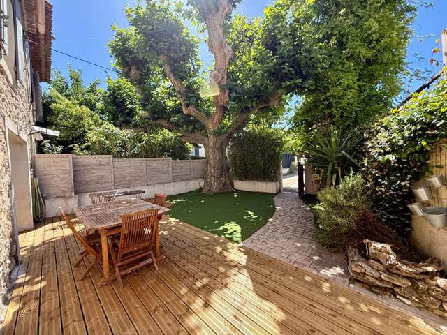 Maison à vendre avec jardin  centre ville Plan d'Orgon — photo du bien