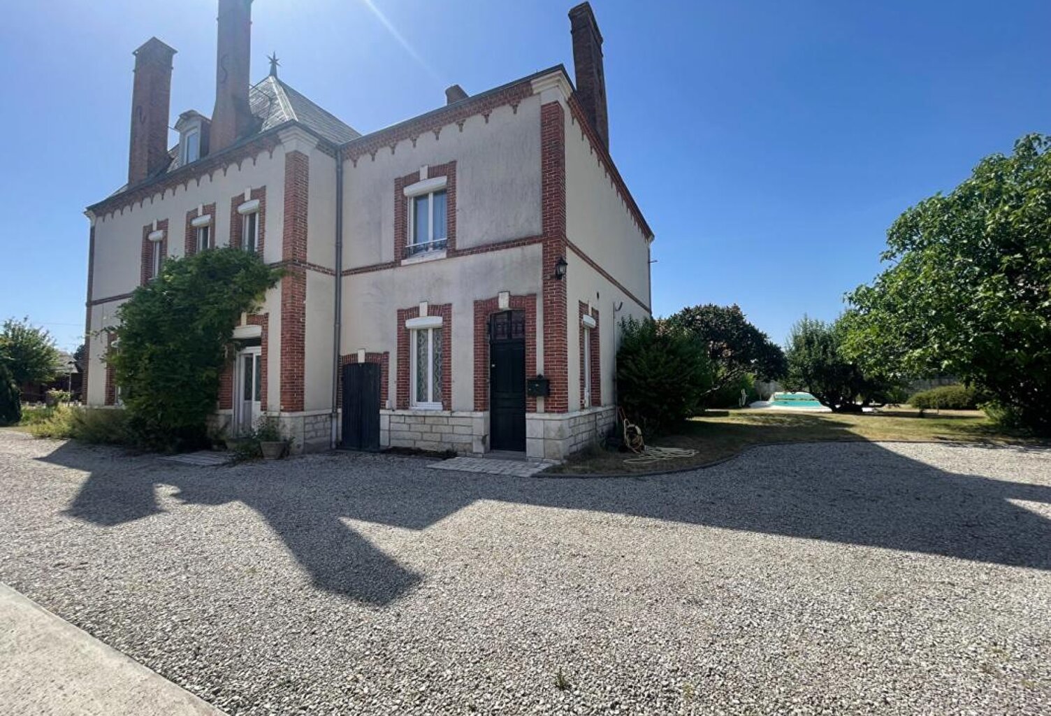 Propriétés Varennes Changy — photo 1