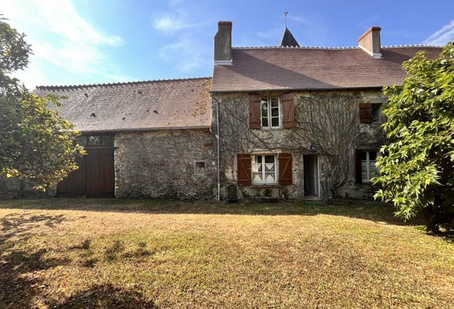 Maison en pierre de 6 pièces principales — photo 1