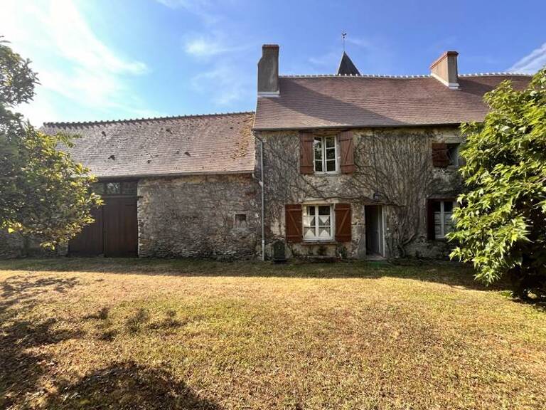 Maison en pierre de 6 pièces principales — photo 1