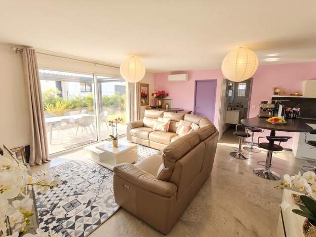 Contemporaine de 6 pièces principales — photo du bien