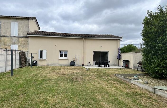 Vente immeuble   Bayas (33230) — photo 3