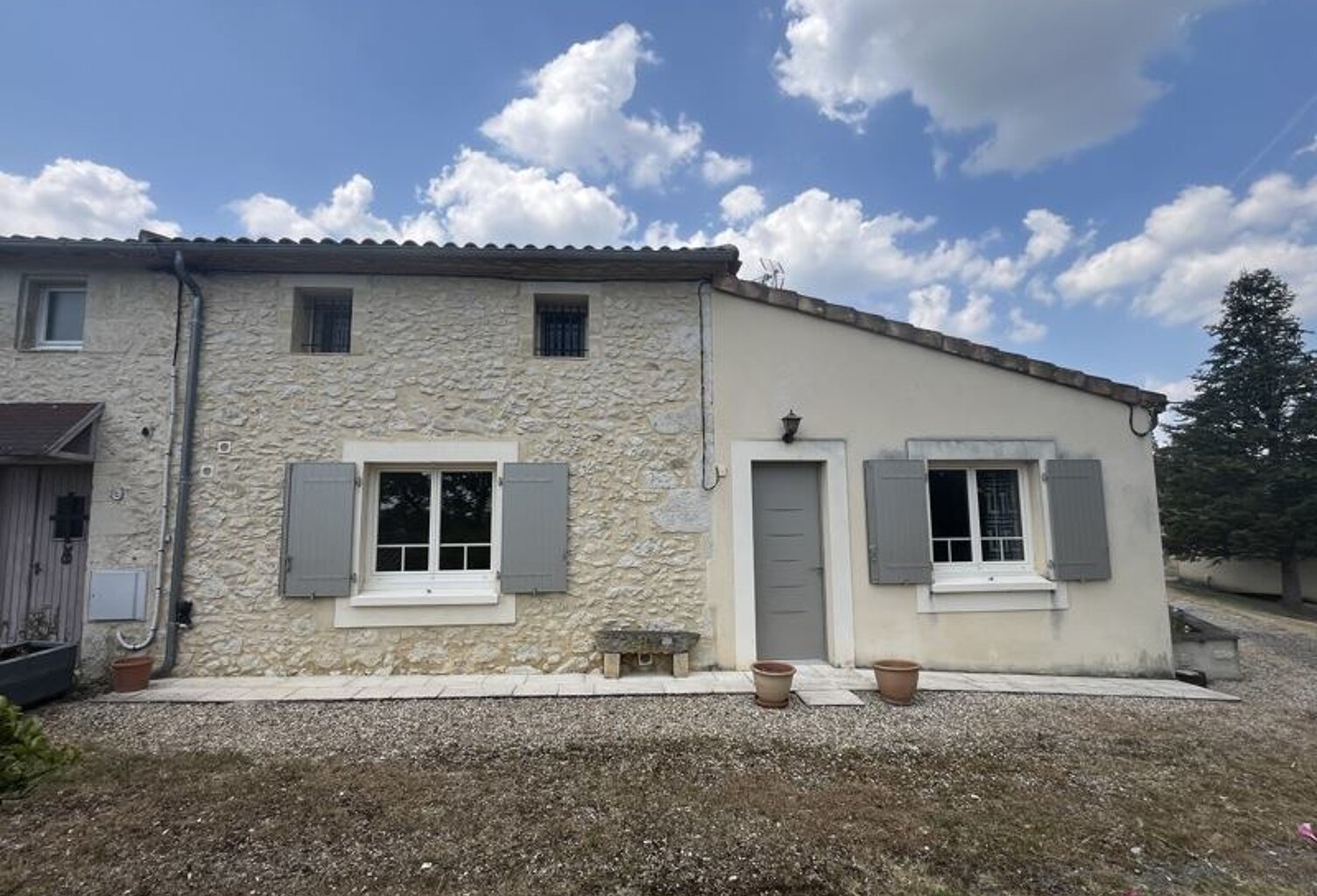 Maison en pierre de 4 pièces principales — photo 1